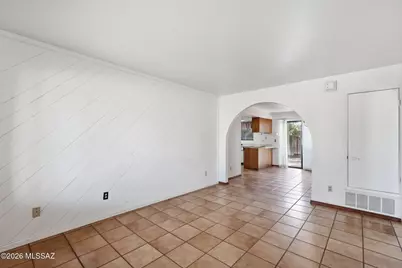 927 E Mesquite Drive, Tucson, AZ 85719 - Photo 6