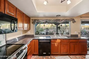 3770 N Gunnison Dr, Tucson, AZ 85749 - Photo 10