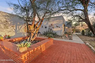 3770 N Gunnison Dr, Tucson, AZ 85749 - Photo 2