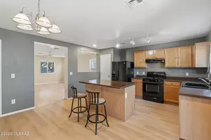 3334 N Sierra Springs Dr, Tucson, AZ 85712 - Photo 10