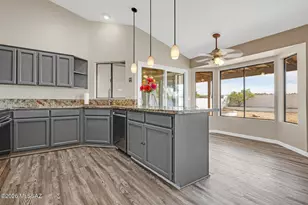 1617 W Canyon Shadows Ln, Tucson, AZ 85737 - Photo 4
