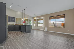 1617 W Canyon Shadows Ln, Tucson, AZ 85737 - Photo 12