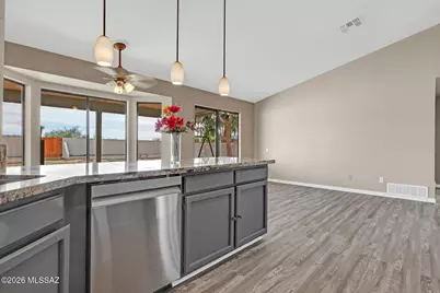 1617 W Canyon Shadows Lane, Tucson, AZ 85737 - Photo 8