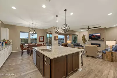 13683 N Hidden Springs Drive, Oro Valley, AZ 85755 - Photo 12