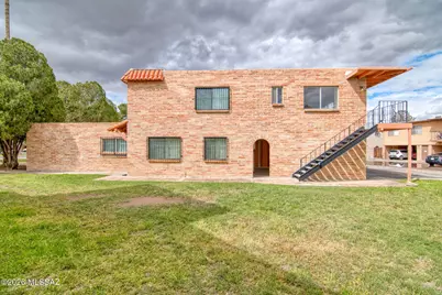 6717 E Calle La Paz #D, Tucson, AZ 85715 - Photo 2
