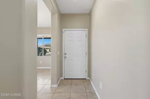 11293 W Folsom Point Dr, Marana, AZ 85658 - Photo 2