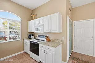 1940 W Demetrie Loop, Green Valley, AZ 85622 - Photo 16