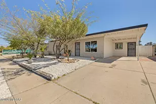 2437 S Saddleback Ave, Tucson, AZ 85710 - Photo 2