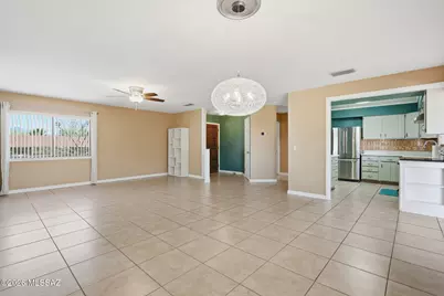 266 W Calle Frambuesa, Green Valley, AZ 85614 - Photo 6