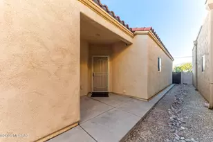2780 N Bell Hollow Pl, Tucson, AZ 85745 - Photo 6