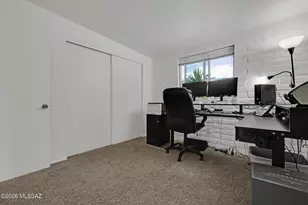 9921 E Bunker Hill Pl, Tucson, AZ 85748 - Photo 8