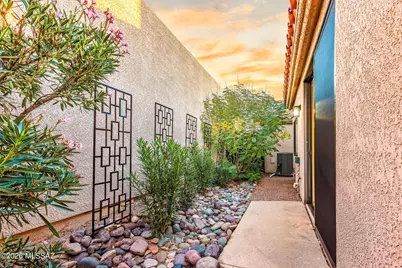 5825 N Misty Ridge Drive, Tucson, AZ 85718 - Photo 32