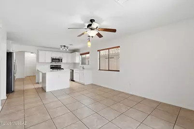 841 W Calle Barranca Seca, Green Valley, AZ 85614 - Photo 6
