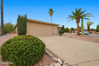 321 W Rio-Santa Cruz, Green Valley, AZ 85614 - Photo 2