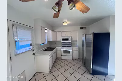51 E Mills Drive #A, Tucson, AZ 85705 - Photo 2