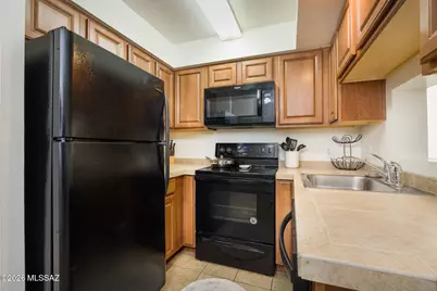 1810 E Blacklidge Drive #112, Tucson, AZ 85719 - Photo 6
