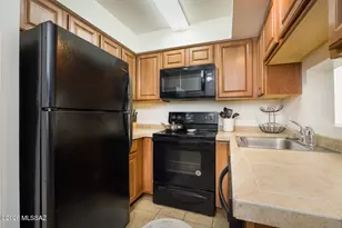 1810 E Blacklidge Dr, Tucson, AZ 85719 - Photo 6