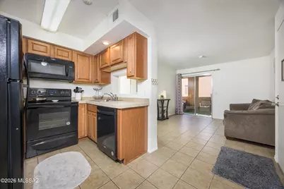 1810 E Blacklidge Drive #112, Tucson, AZ 85719 - Photo 4