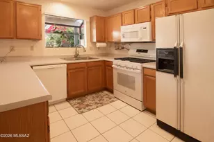 3076 W Country Meadow Dr, Tucson, AZ 85742 - Photo 16