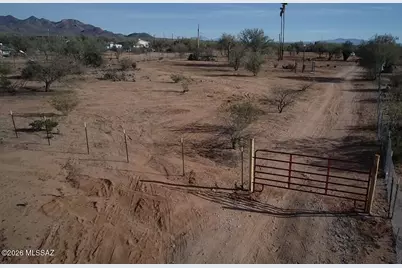 13225 W El Lobo Road, Tucson, AZ 85743 - Photo 10