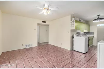 8041 E Julia Street, Tucson, AZ 85710 - Photo 16