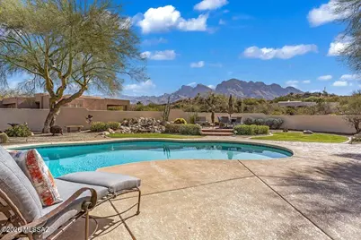 1153 W Saddlehorn Drive, Oro Valley, AZ 85704 - Photo 1
