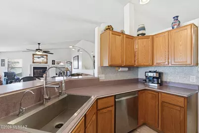 5900 S Hillerman Drive, Tucson, AZ 85746 - Photo 16