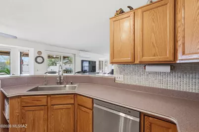 5900 S Hillerman Drive, Tucson, AZ 85746 - Photo 18