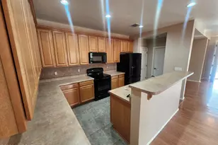 2713 N Neruda Ln, Tucson, AZ 85712 - Photo 10