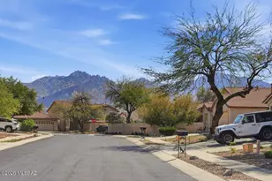 2522 E Chipped Stone Ln, Oro Valley, AZ 85755 - Photo 8