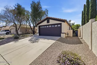2522 E Chipped Stone Lane, Oro Valley, AZ 85755 - Photo 2