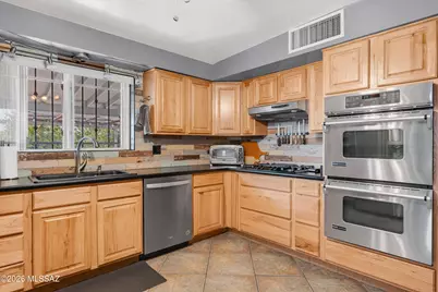 2701 N Arcadia Avenue, Tucson, AZ 85712 - Photo 6