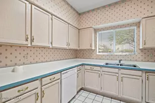 1770 W Camino Estelar, Green Valley, AZ 85622 - Photo 8