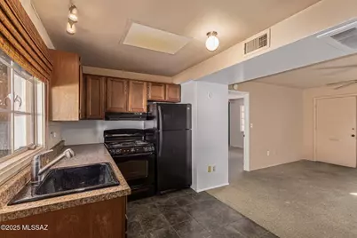 290 S Paseo Aguila #UNIT C, Green Valley, AZ 85614 - Photo 14