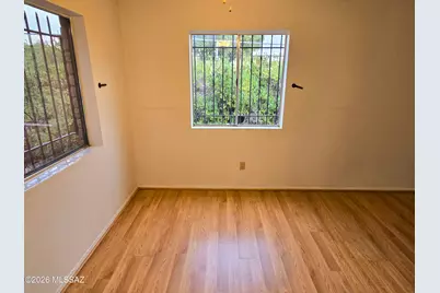 8434 E Brookside Lane, Tucson, AZ 85710 - Photo 14
