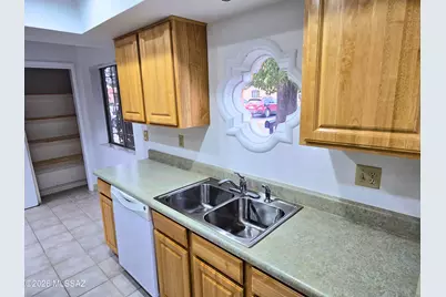 8434 E Brookside Lane, Tucson, AZ 85710 - Photo 6