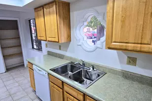 8434 E Brookside Ln, Tucson, AZ 85710 - Photo 6