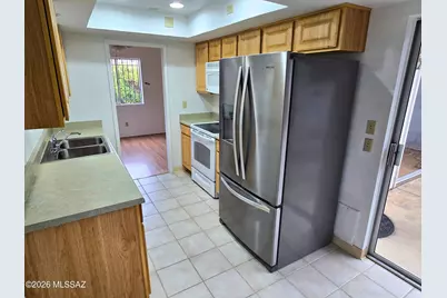 8434 E Brookside Lane, Tucson, AZ 85710 - Photo 8