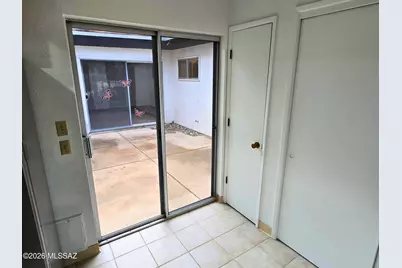 8434 E Brookside Lane, Tucson, AZ 85710 - Photo 10