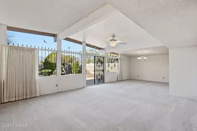 7611 E Waverly Street, Tucson, AZ 85715 - Photo 2