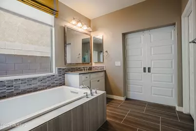 11100 N Delphinus Street, Oro Valley, AZ 85742 - Photo 24