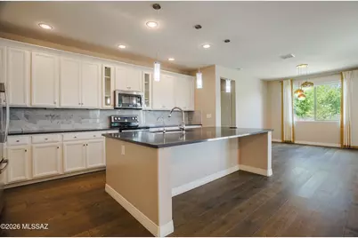 11100 N Delphinus Street, Oro Valley, AZ 85742 - Photo 6