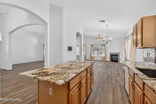 7463 N Bradstreet Dr, Tucson, AZ 85743 - Photo 12