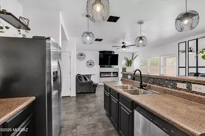 6435 S Sunrise Valley Drive, Tucson, AZ 85706 - Photo 12