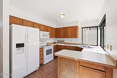 200 E Ridgeland Street, Oro Valley, AZ 85737 - Photo 12