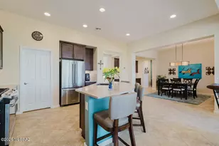 902 N Broken Hills Dr, Green Valley, AZ 85614 - Photo 14