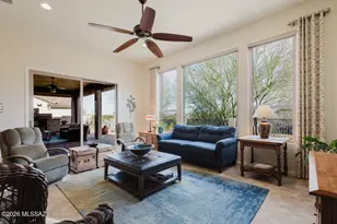 902 N Broken Hills Dr, Green Valley, AZ 85614 - Photo 10