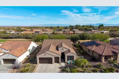 902 N Broken Hills Drive, Green Valley, AZ 85614 - Photo 2