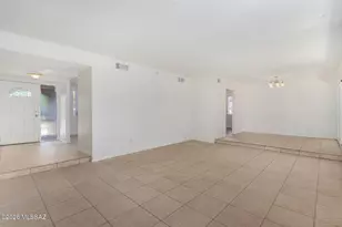 2351 S Thomas Dr, Tucson, AZ 85710 - Photo 6