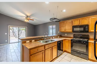 10571 E Carolina Willow Lane, Tucson, AZ 85747 - Photo 8